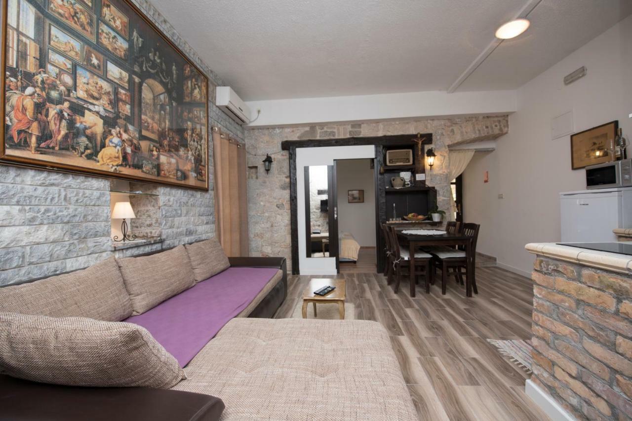 Elena Rooms سبليت المظهر الخارجي الصورة